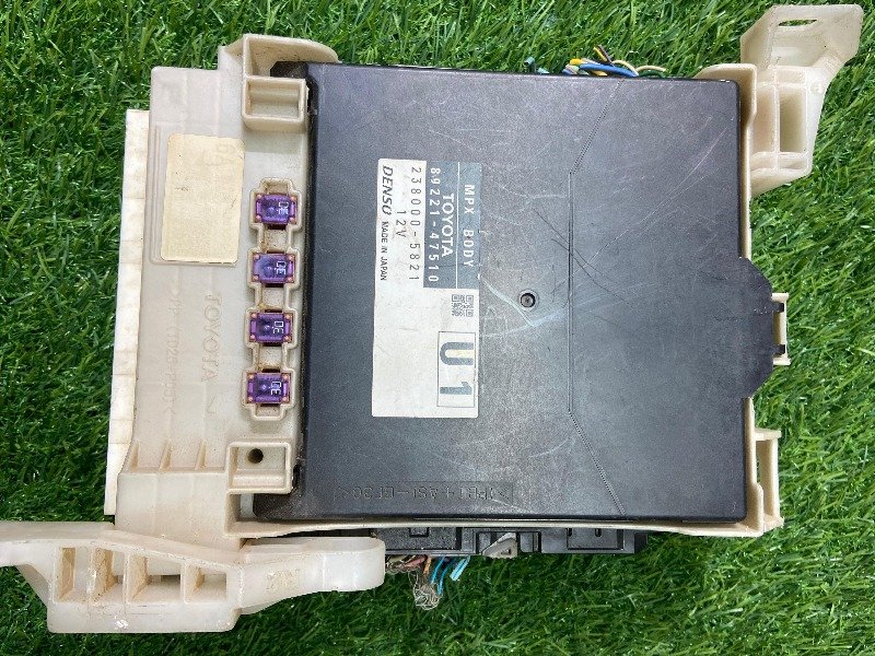 Indoor Fuse Box, Part No: 89221-47510 For Prius PHV ZVW52 S, Model: 2017-2018 