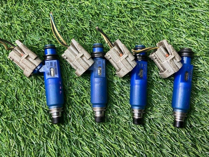 INJECTOR ASSY, FUEL, Part 195500-3030, 4PCS Set, For MAZDA, DIAHATSU and MITSUBISHI etc.