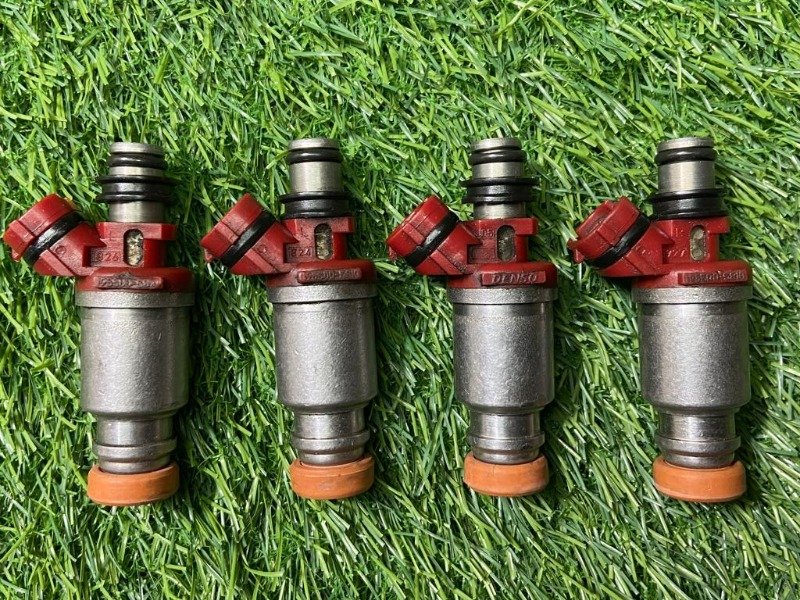 INJECTOR ASSY, FUEL, Part 195500-5810, 4 Piece Set, For TOYOTA COROLLA, CELICA , MITSUBISHI PAJERO,